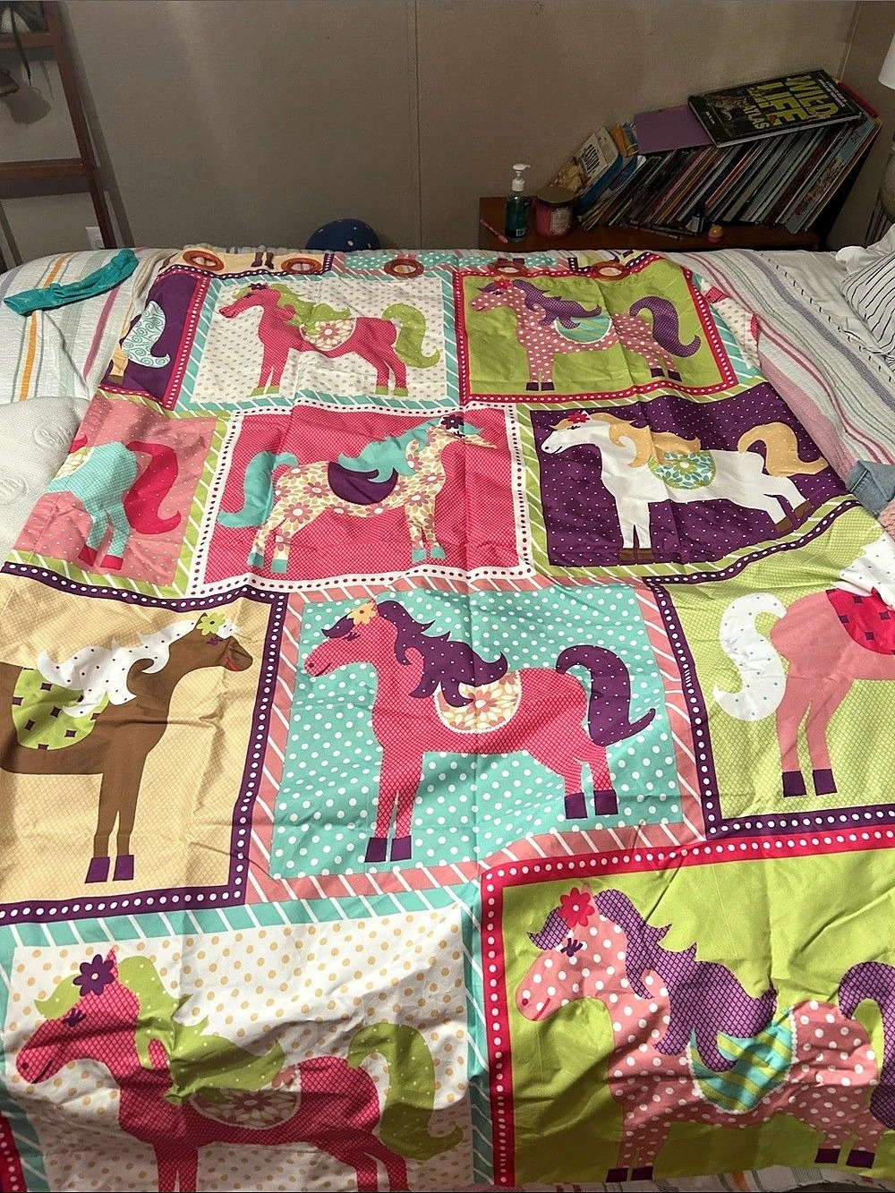 Circo Pretty Horses Comforter Horse Print Patchwork Pink & Green